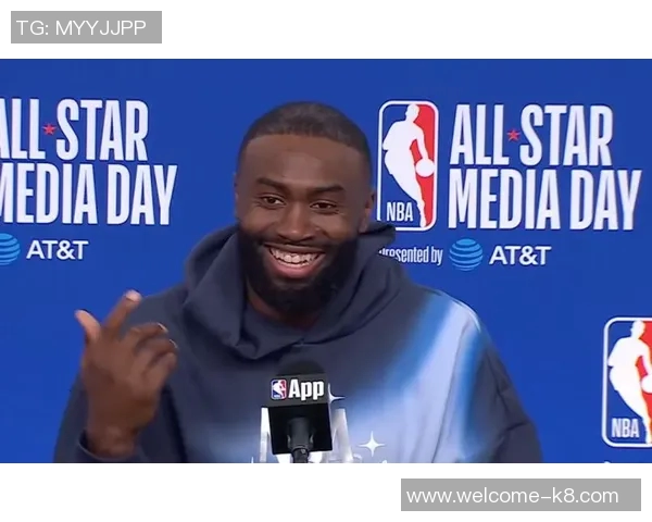 杰伦布朗透露退役后有意进军UFC与白大拿进行过交流