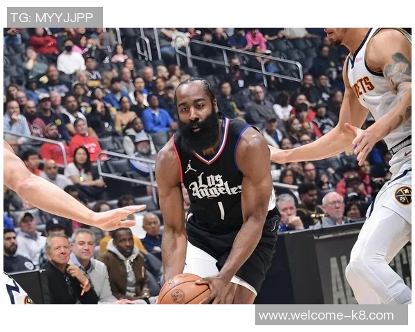 哈登小卡联手罚球命中率惊人活塞全队三分表现堪忧